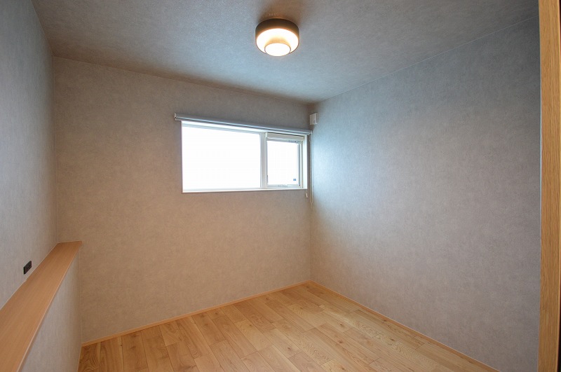 明るさを確保しつつプライバシーに配慮した主寝室